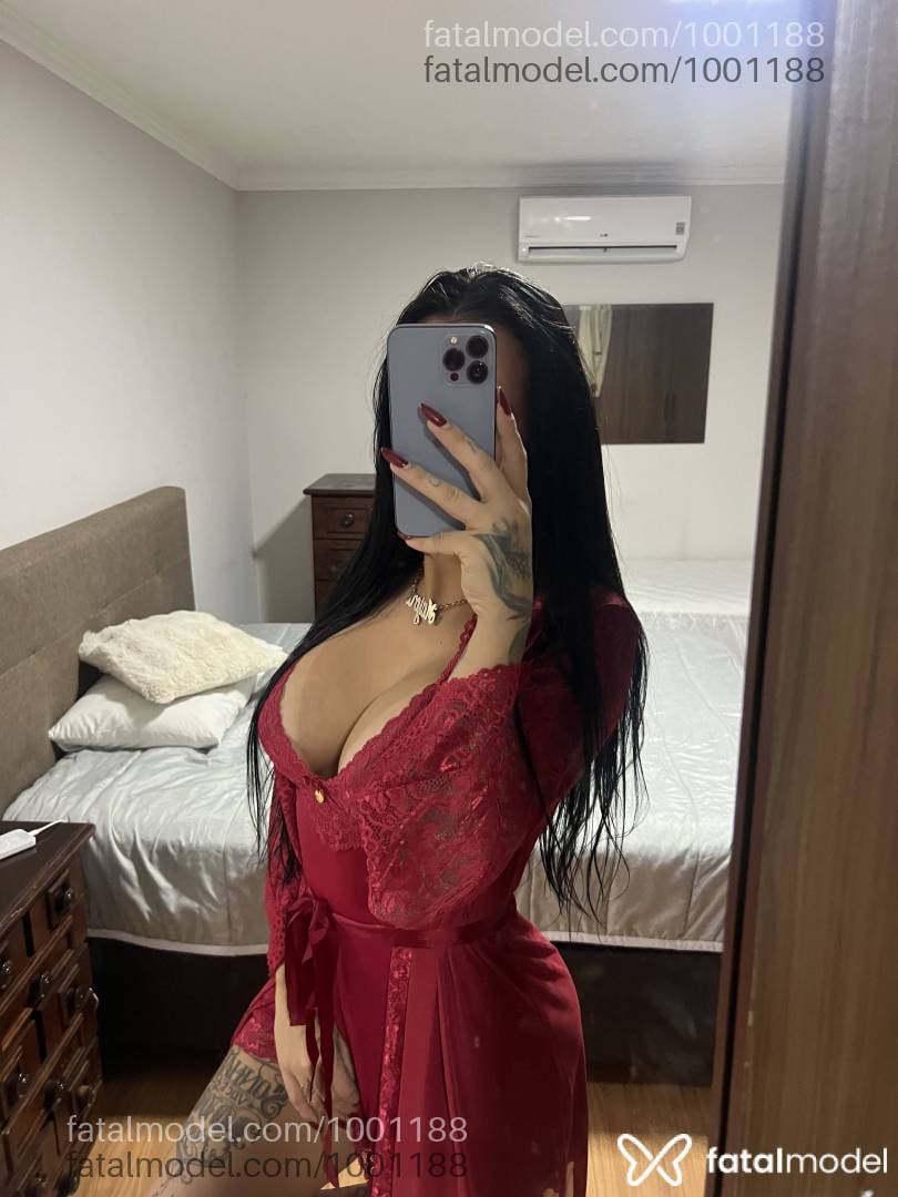 Acompanhante mulher com cabelo castanho de olhos castanhos em Pelotas - Jade Belial