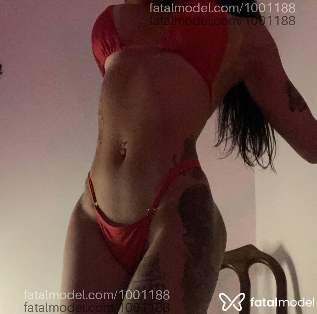 Acompanhante mulher com cabelo castanho de olhos castanhos em Pelotas - Jade Belial
