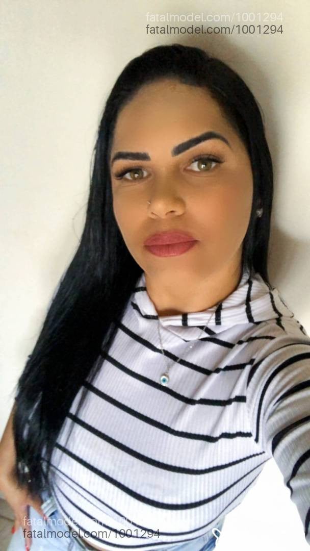 Acompanhante mulher morena (o) de olhos verdes - Gabicarioca