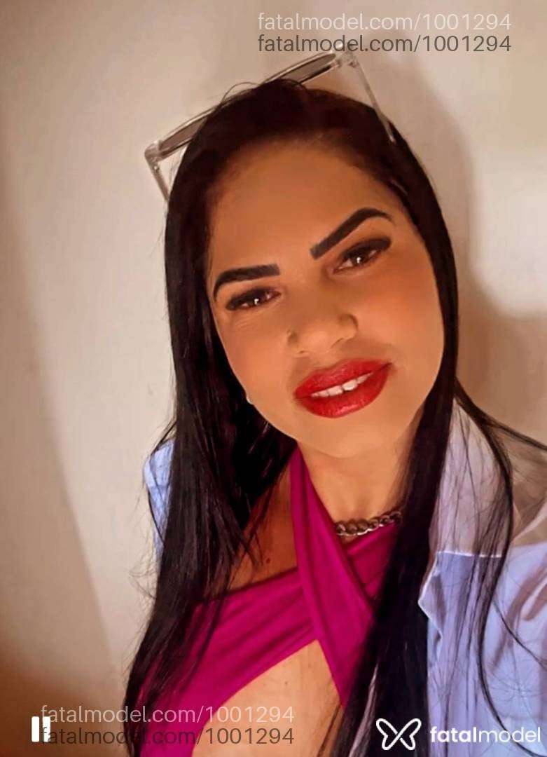 Acompanhante mulher morena (o) de olhos verdes - Gabicarioca