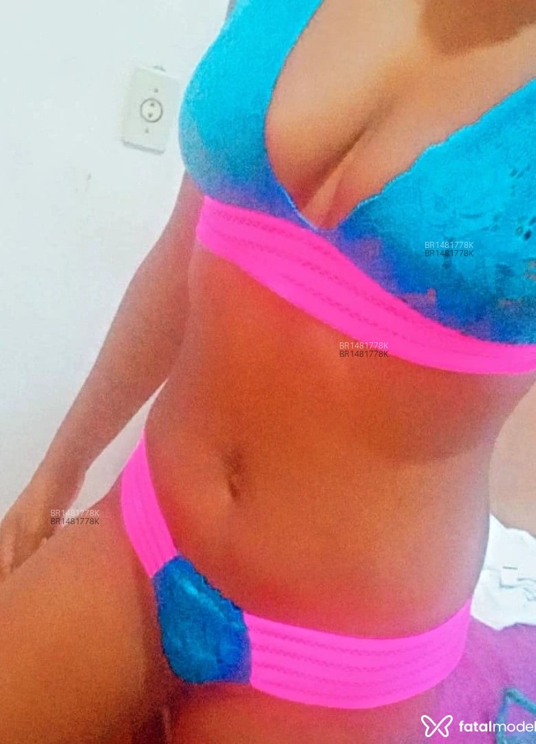 Acompanhante mulher morena (o) de olhos castanhos em Varginha Acompanhante mulher morena (o) de olhos castanhos em Varginha - Bianca Braz
