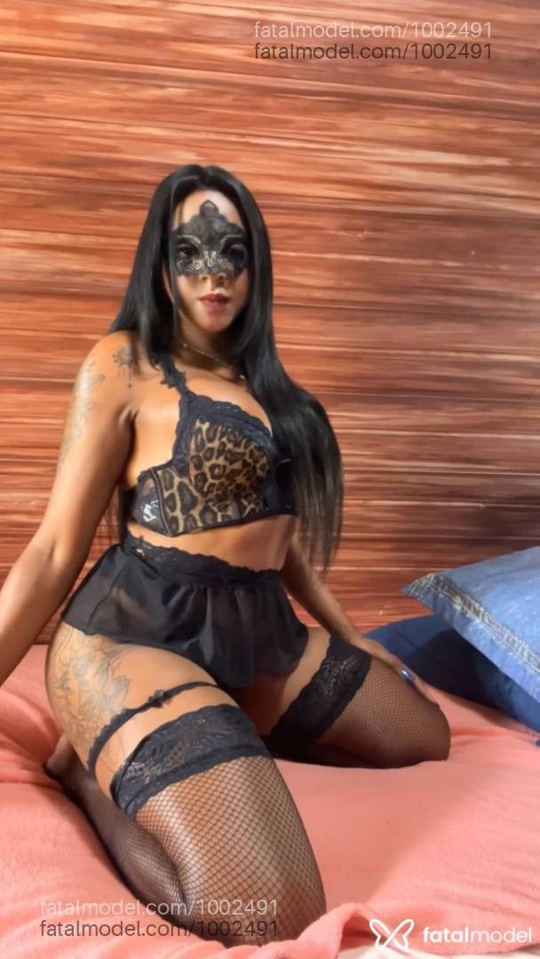Acompanhante mulher trans morena (o) de olhos castanhos - Morena
