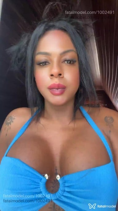 Acompanhante mulher trans morena (o) de olhos castanhos - Morena