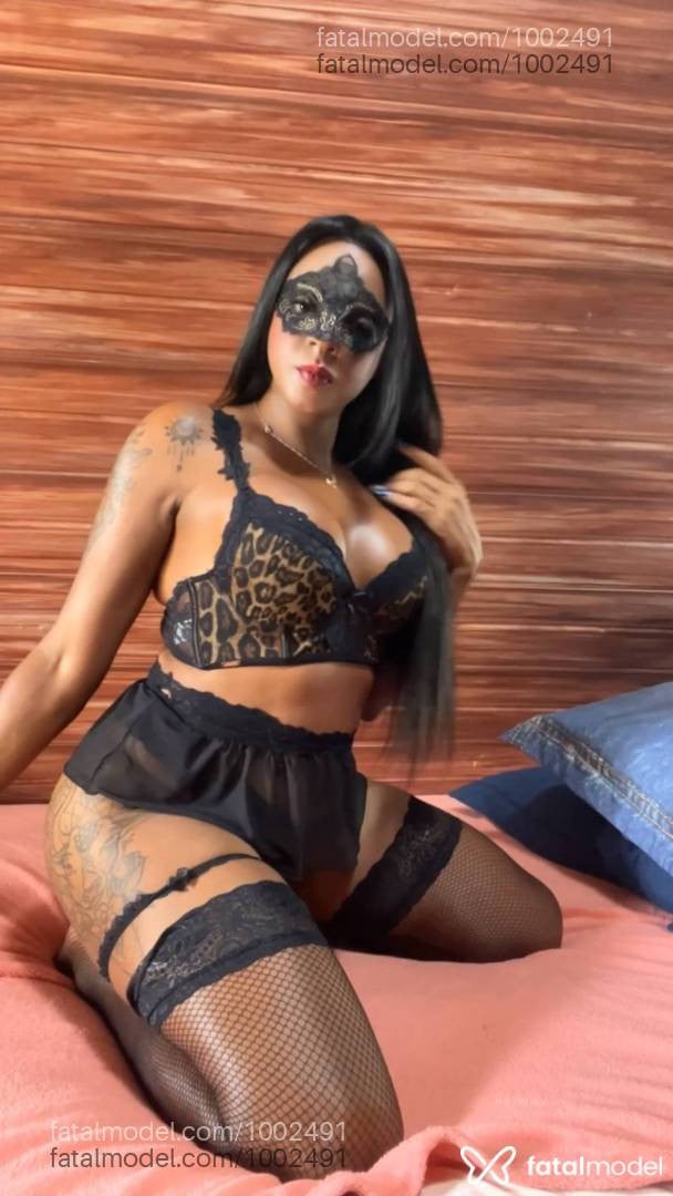 Acompanhante mulher trans morena (o) de olhos castanhos - Morena