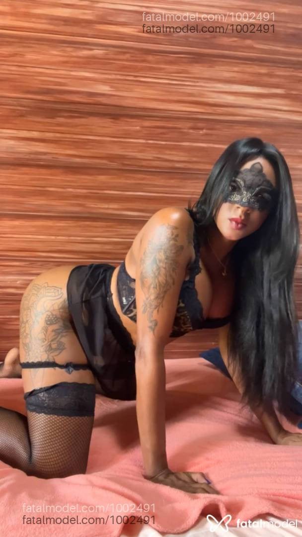 Acompanhante mulher trans morena (o) de olhos castanhos - Morena