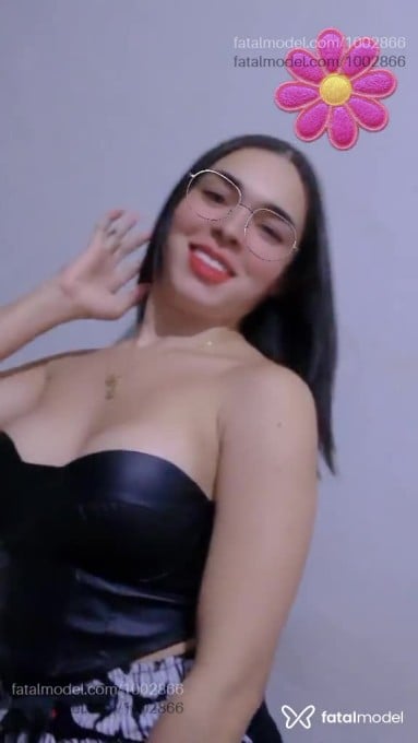 Acompanhante mulher trans com cabelo castanho de olhos castanhos em Valparaíso de Goiás - Sofya