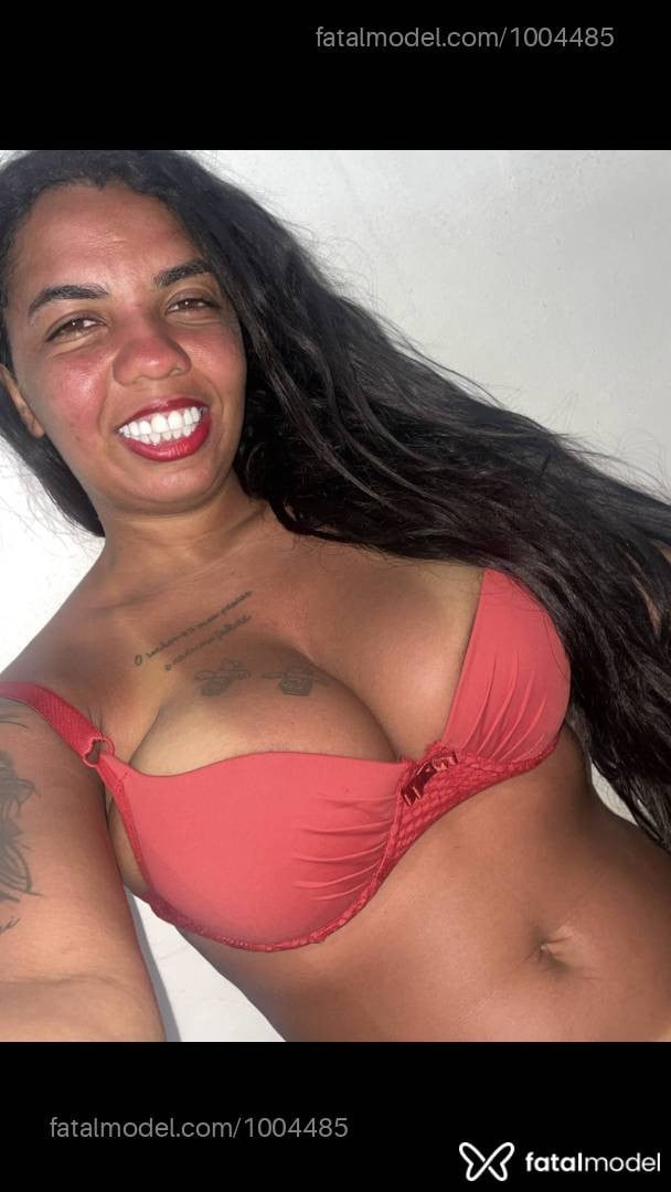 Acompanhante mulher com cabelo castanho de olhos castanhos - Letícia Ferraz