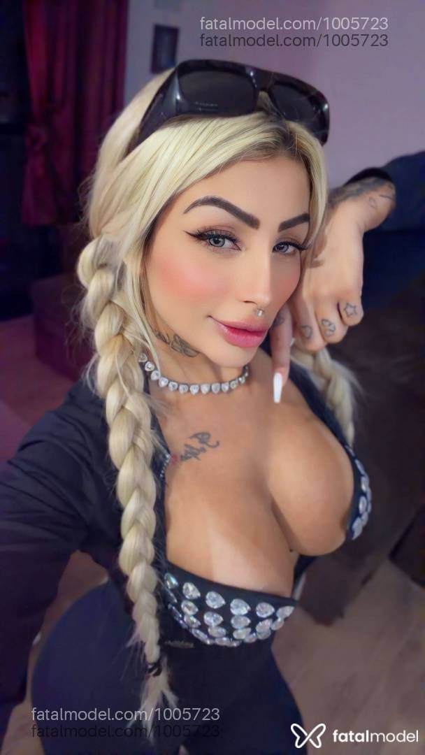 Acompanhante mulher loira (o) de olhos azuis em Curitiba - Mel Prado