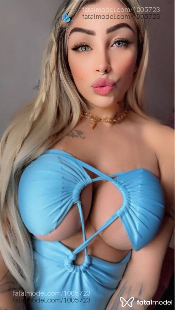 Acompanhante mulher loira (o) de olhos azuis - Mel Prado