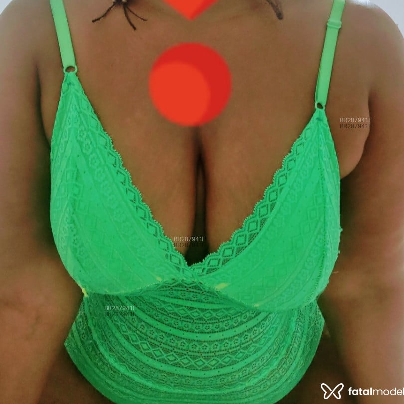 Acompanhante mulher morena (o) de olhos castanhos em Petrópolis - Rosemary