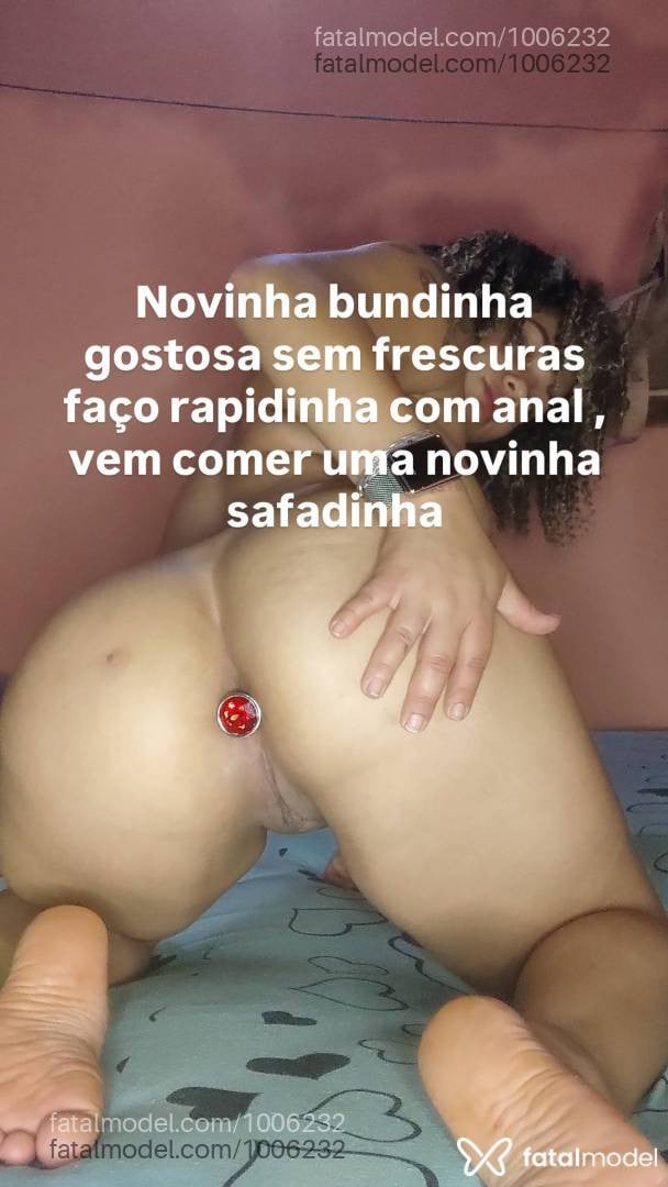 Acompanhante mulher loira (o) de olhos verdes - Cachinhoss