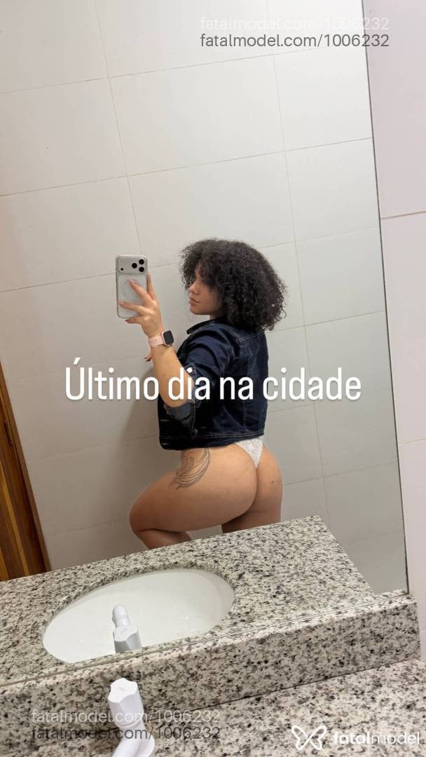 Acompanhante mulher loira (o) de olhos verdes em Sapezal - Cachinhoss