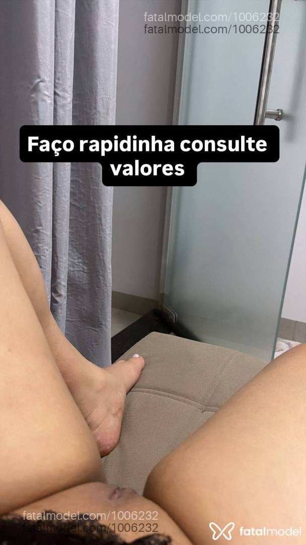 Acompanhante mulher loira (o) de olhos verdes - Cachinhoss