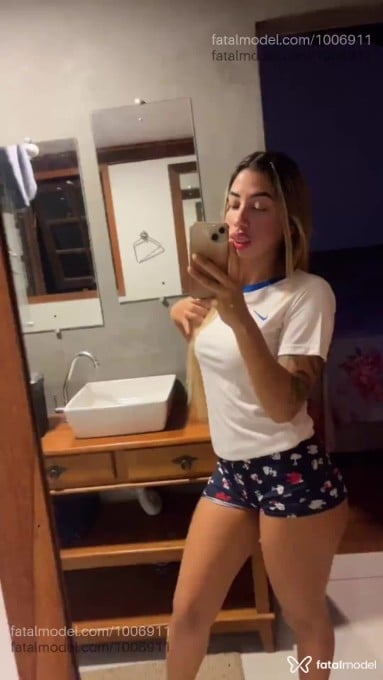 Acompanhante mulher loira (o) de olhos verdes em Ilhabela - Nathália Oliveira
