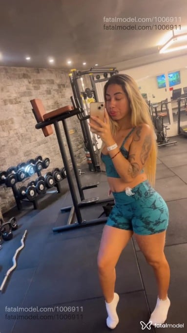 Acompanhante mulher loira (o) de olhos verdes - Nathália Oliveira