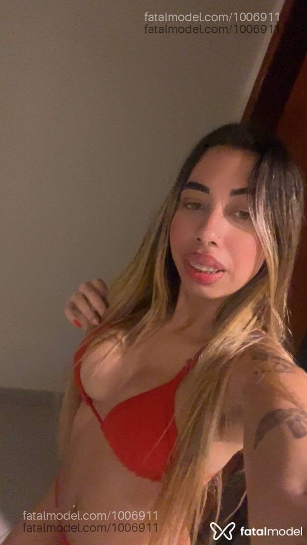 Acompanhante mulher loira (o) de olhos verdes - Nathália Oliveira