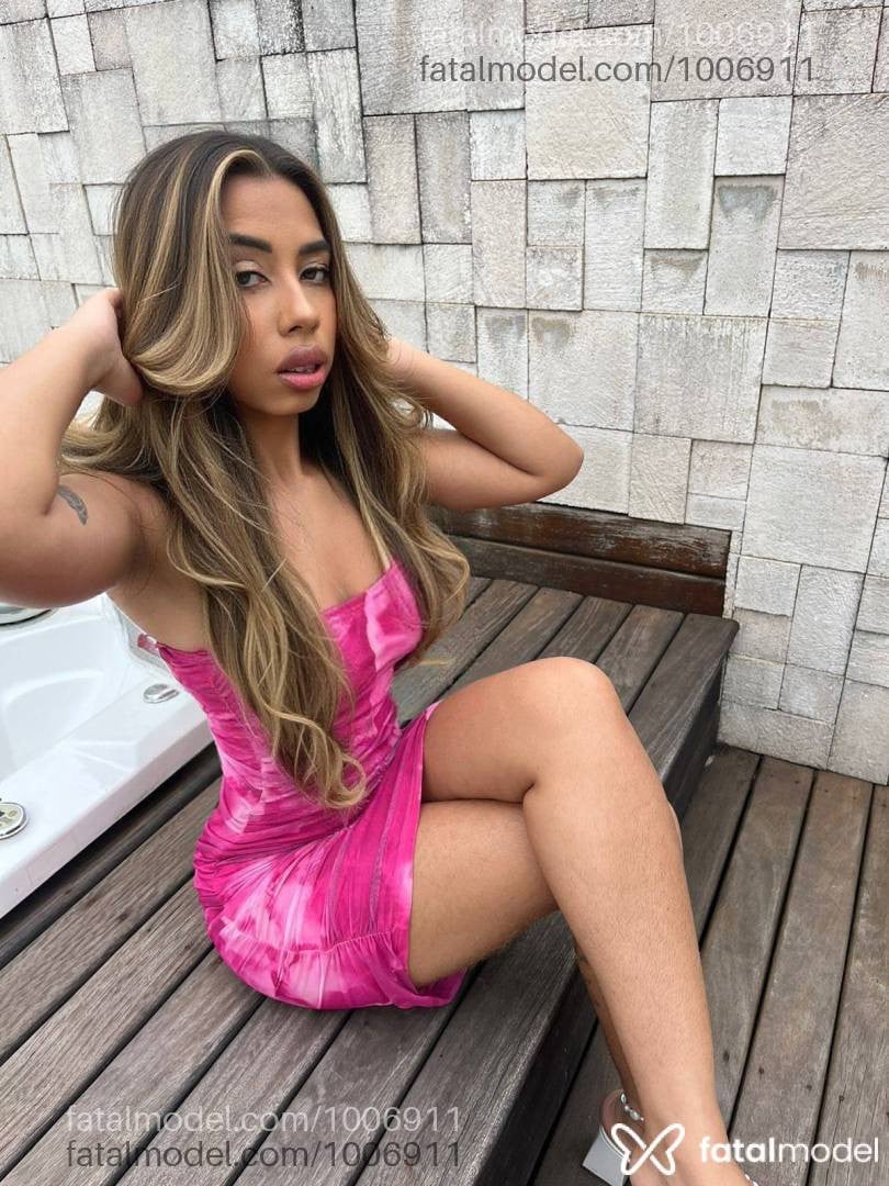 Acompanhante mulher loira (o) de olhos verdes - Nathália Oliveira