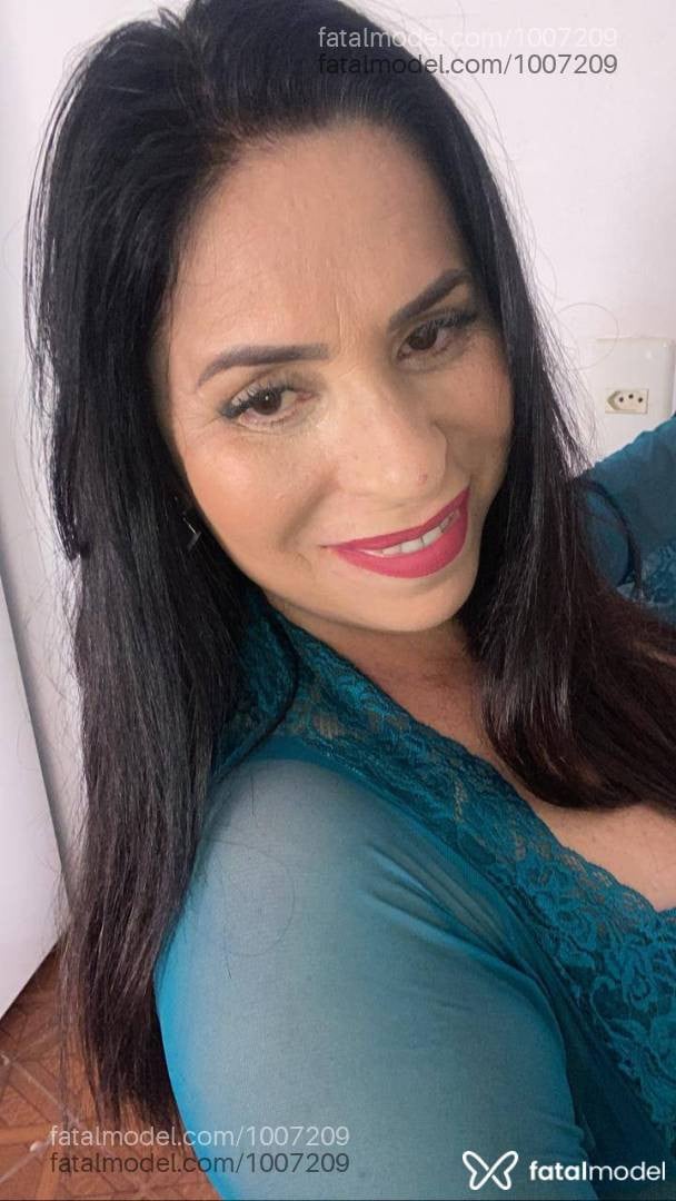 Acompanhante mulher com cabelo castanho de olhos castanhos em São Carlos - Suzanne Paiva