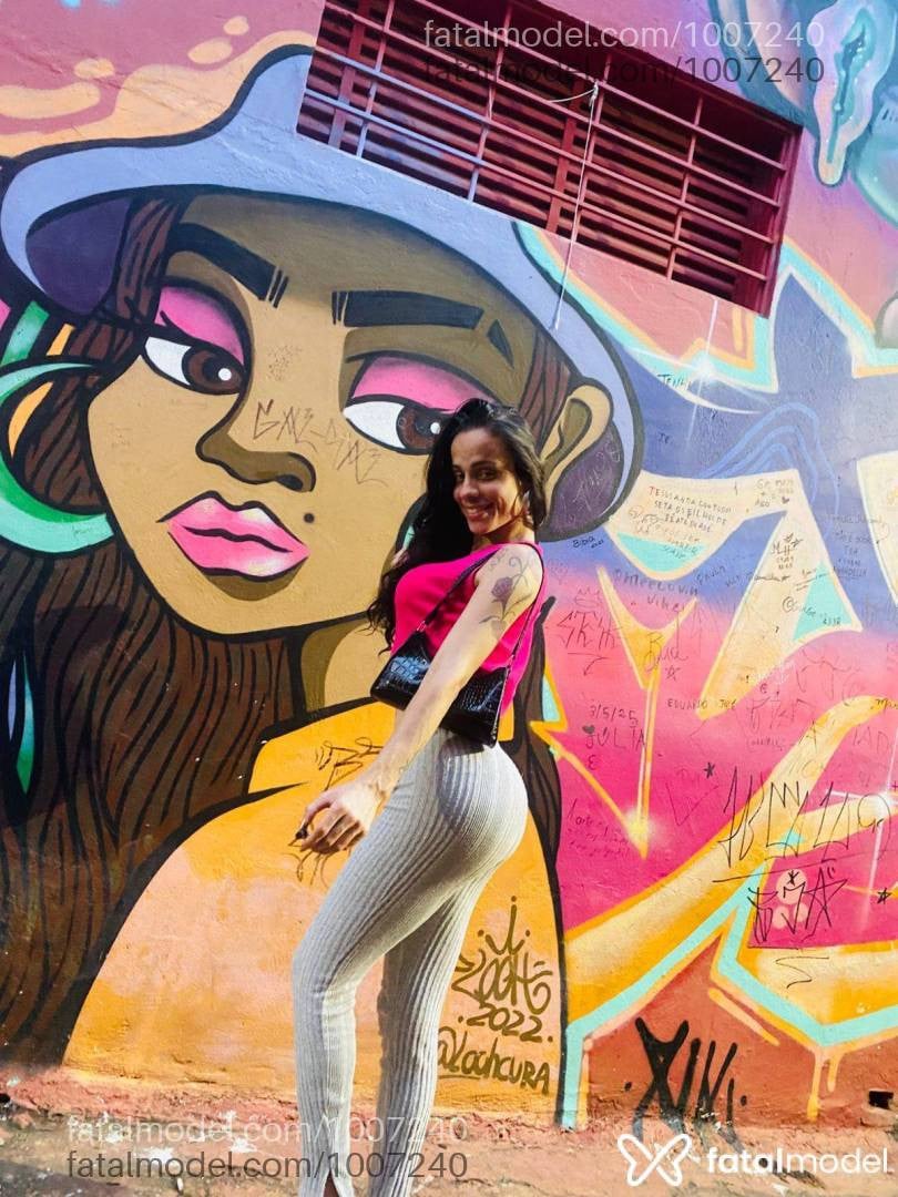 Acompanhante travesti morena (o) de olhos castanhos - Bruna Velask Acompanhante travesti morena (o) de olhos castanhos - Bruna Velask