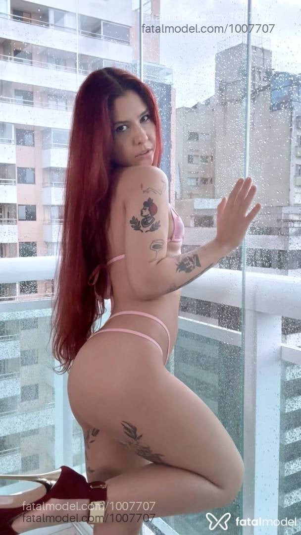Acompanhante mulher ruiva (o) de olhos castanhos - Alice Prado
