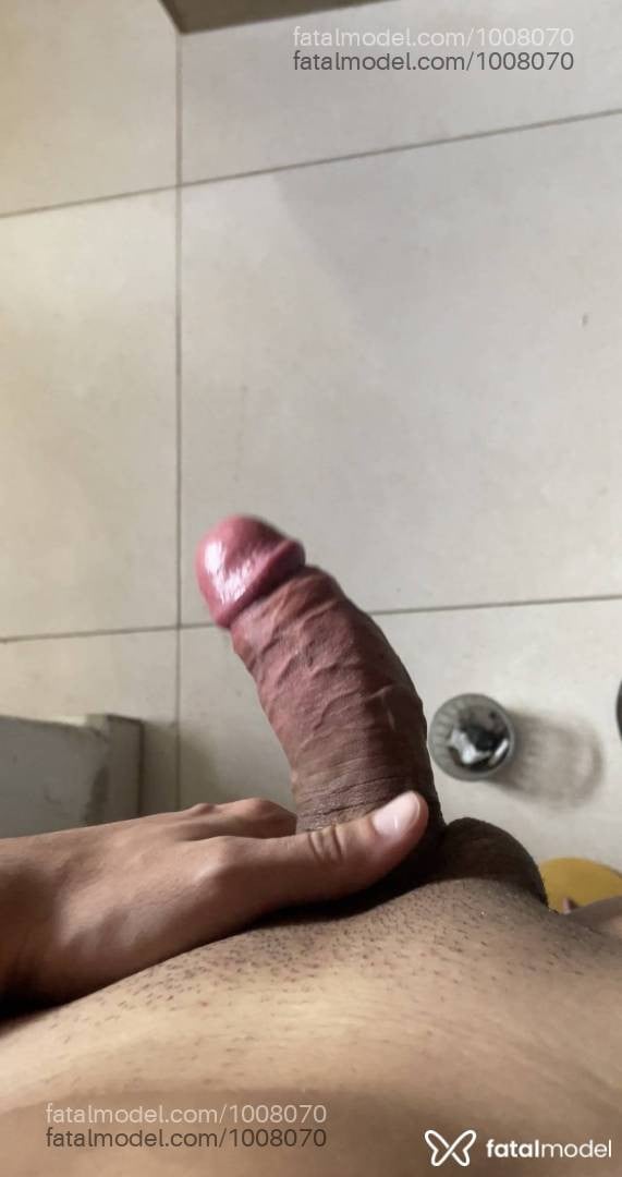 Acompanhante travesti com cabelo castanho de olhos mel - Ariel