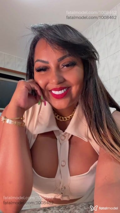 Acompanhante mulher morena (o) de olhos castanhos em Cristalina Acompanhante mulher morena (o) de olhos castanhos em Cristalina - Odara bombon