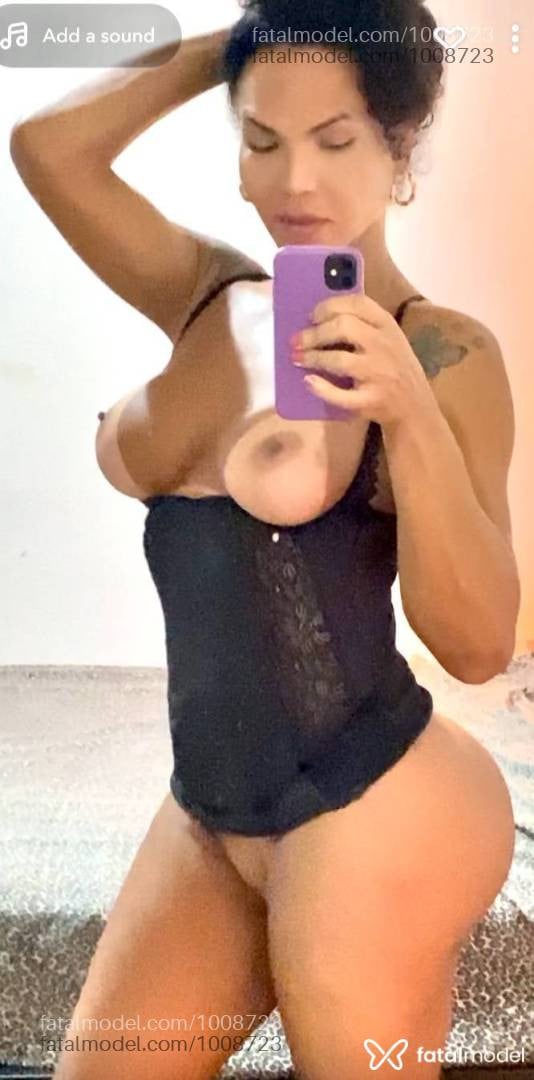 Acompanhante trans morena (o) de olhos pretos - Ana Paula