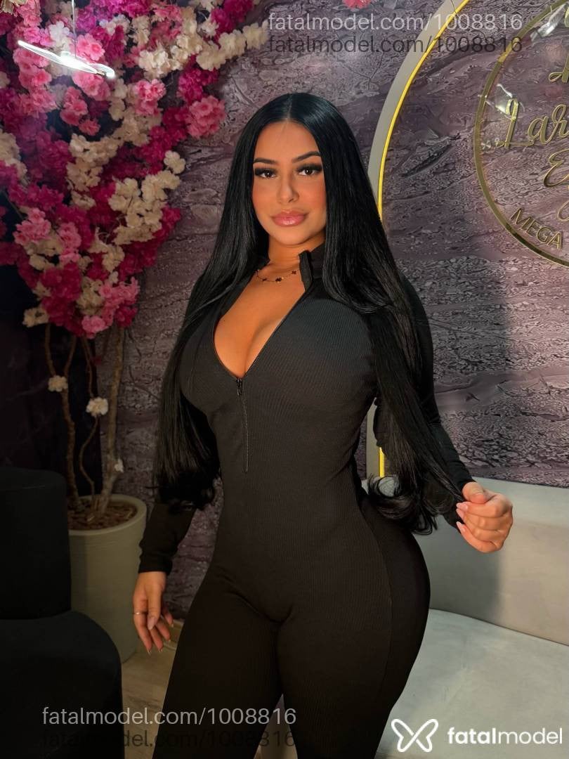 Acompanhante mulher morena (o) de olhos castanhos em Rio das Ostras Acompanhante mulher morena (o) de olhos castanhos em Rio das Ostras - Ana julia