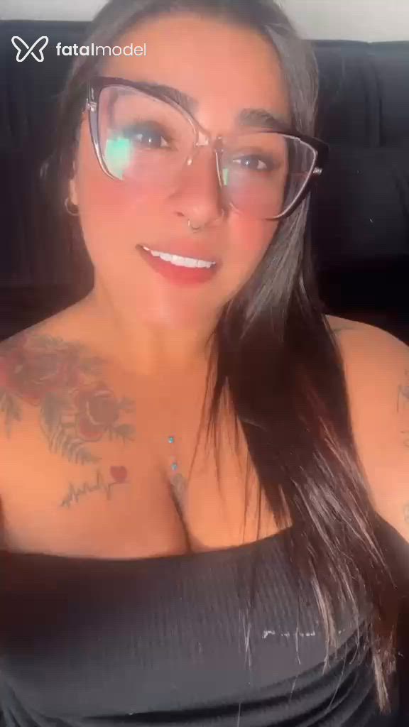 Acompanhante mulher morena (o) de olhos castanhos em Arapongas Acompanhante mulher morena (o) de olhos castanhos em Arapongas - Veronica Dominni
