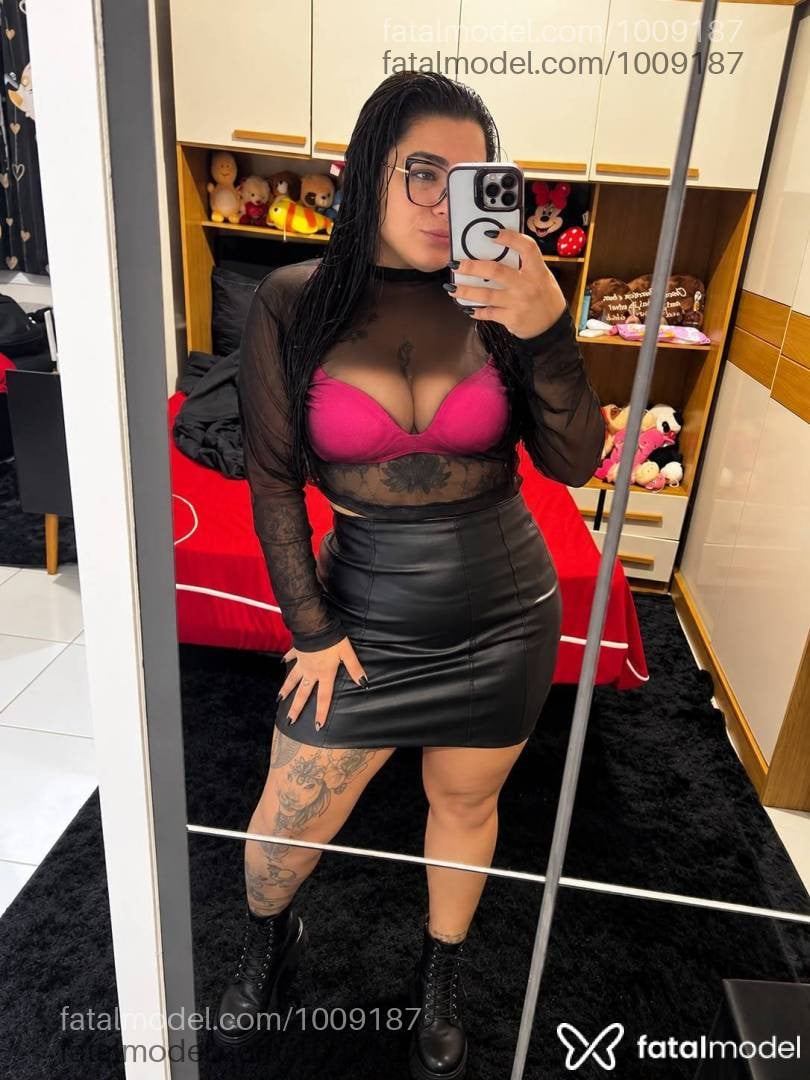 Acompanhante mulher morena (o) de olhos castanhos - Veronica Dominni