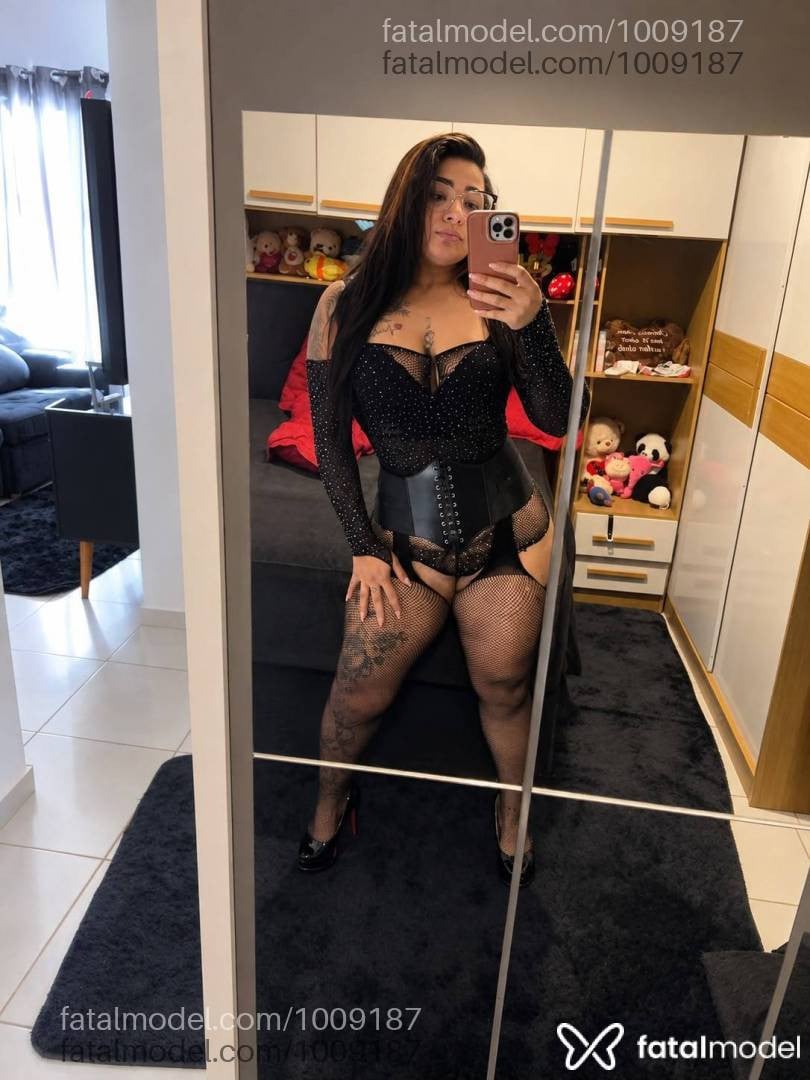 Acompanhante mulher morena (o) de olhos castanhos - Veronica Dominni