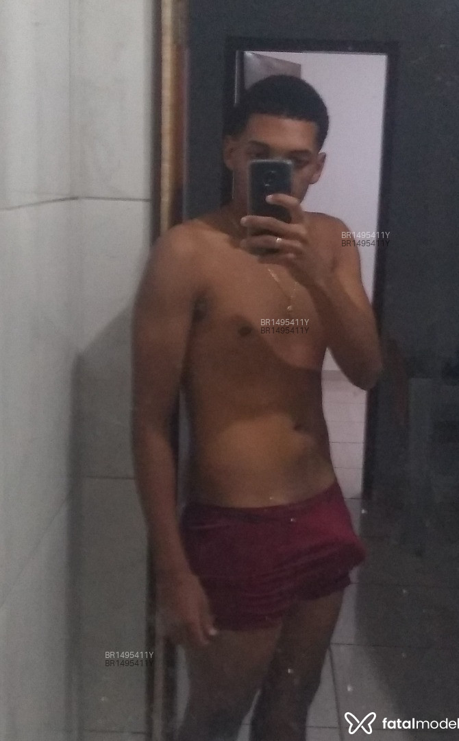 Acompanhante homem morena (o) de olhos castanhos - Lucas Acompanhante homem morena (o) de olhos castanhos - Lucas