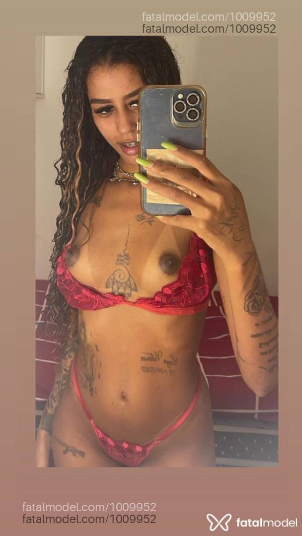 Acompanhante mulher morena (o) de olhos pretos - Thais