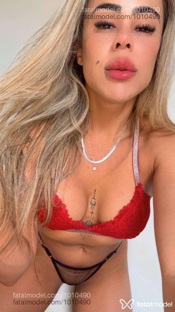 Acompanhante mulher loira (o) de olhos pretos em Uberaba - Alice Montenegro