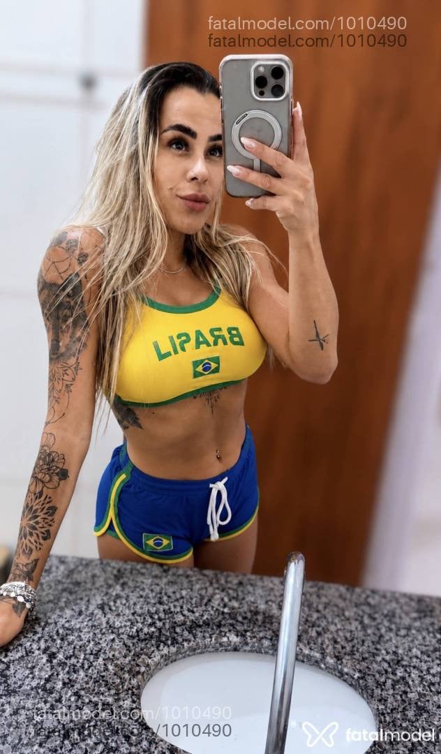 Acompanhante mulher loira (o) de olhos pretos em Uberaba - Alice Montenegro