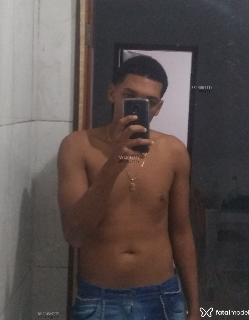 Acompanhante homem morena (o) de olhos castanhos - Lucas Acompanhante homem morena (o) de olhos castanhos - Lucas