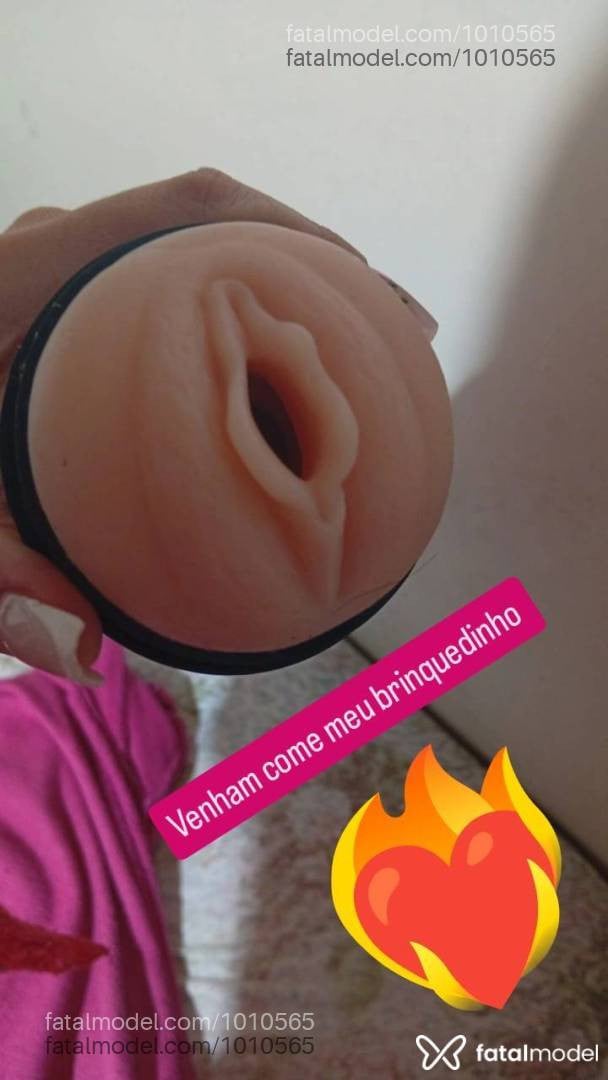 Acompanhante mulher trans morena (o) de olhos castanhos - Luyza