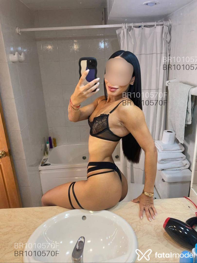 Acompanhante mulher com cabelo castanho de olhos castanhos em Maringá - Mirella