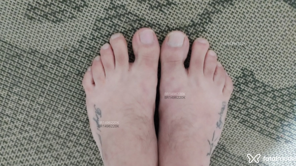 Acompanhante homem com cabelo castanho de olhos verdes em Pouso Alegre - Tatuado mistérioso