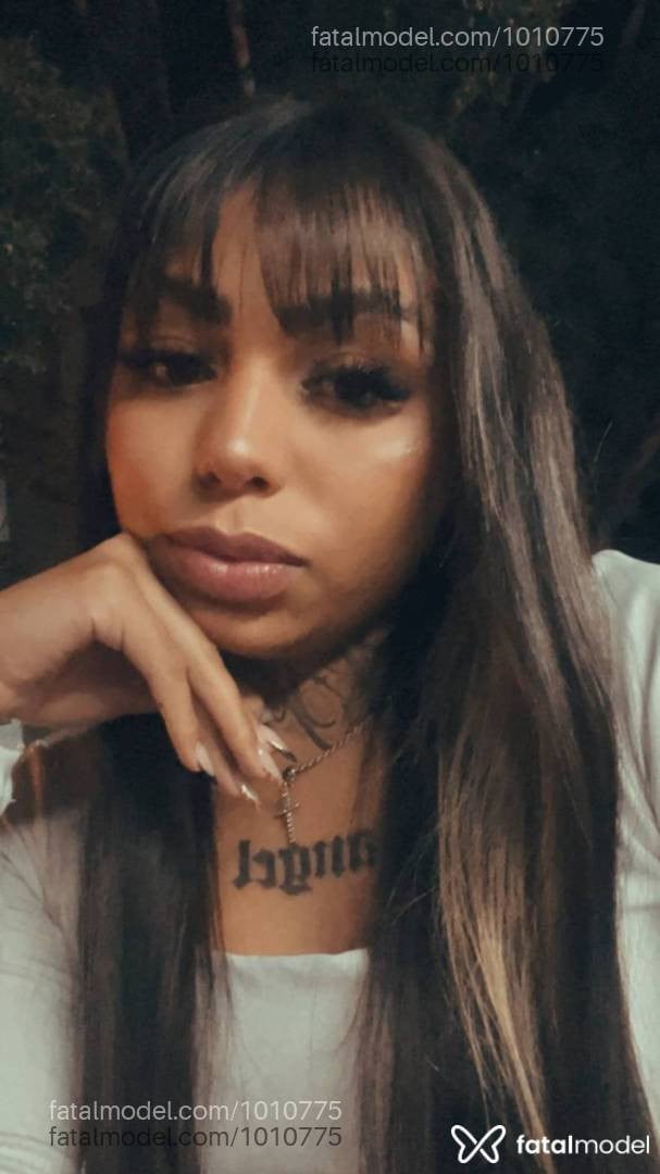 Acompanhante mulher com cabelo castanho de olhos castanhos em Tangará da Serra - Rebeca