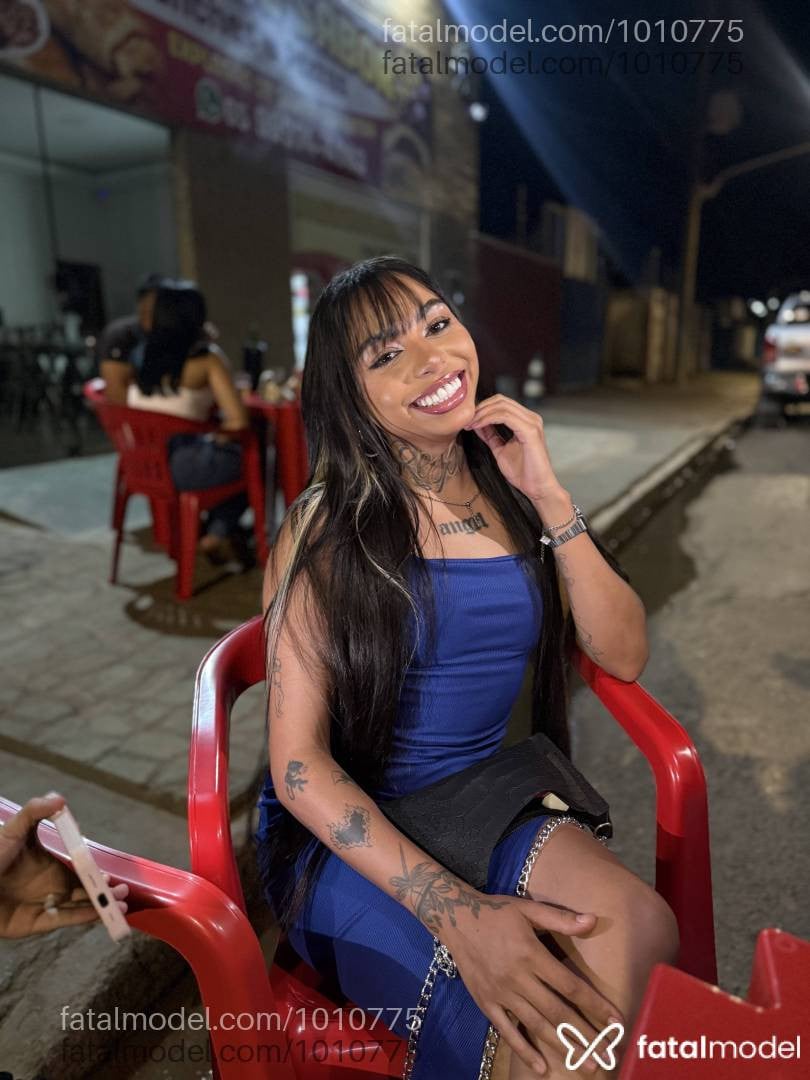 Acompanhante mulher com cabelo castanho de olhos castanhos - Rebeca