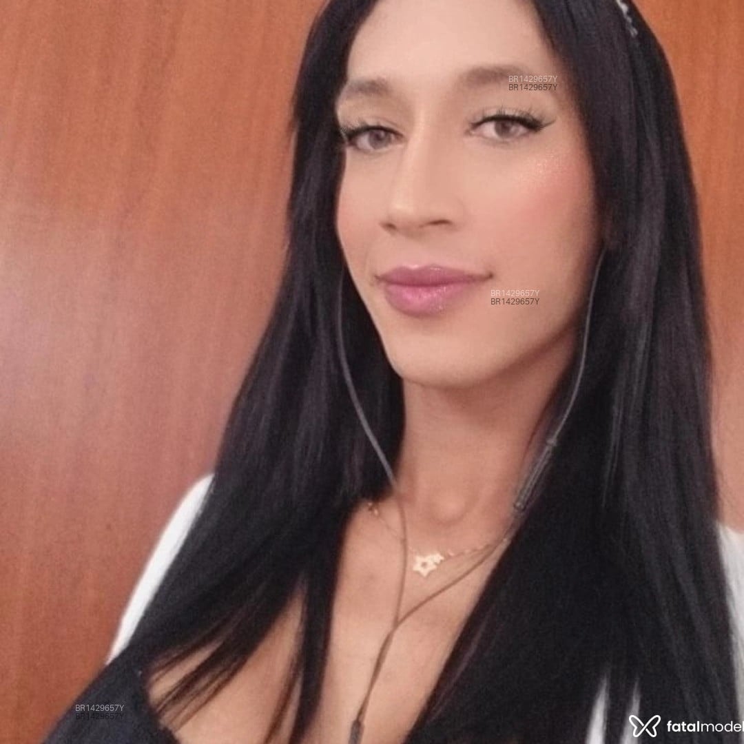 Acompanhante mulher trans com cabelo castanho de olhos castanhos em Rondonópolis - Lorena Soares