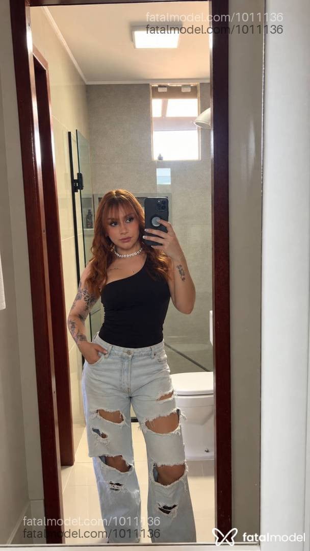 Acompanhante mulher ruiva (o) de olhos castanhos - Mirella