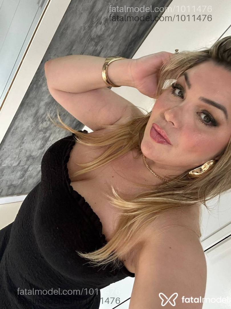 Acompanhante mulher loira (o) de olhos verdes - Antonella Chaud