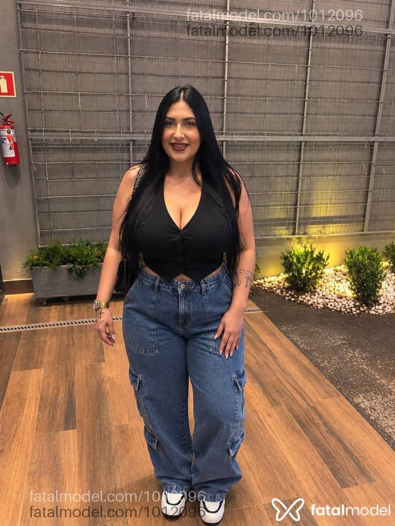 Acompanhante mulher morena (o) de olhos castanhos - Kyara