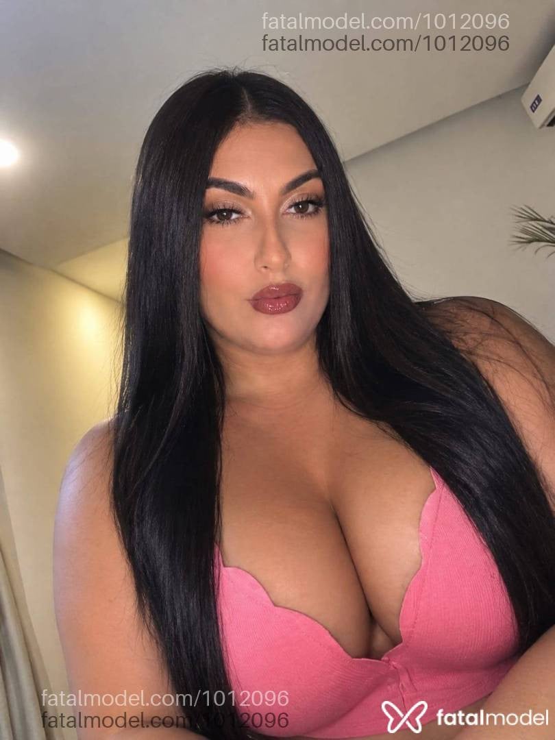 Acompanhante mulher morena (o) de olhos castanhos - Angel