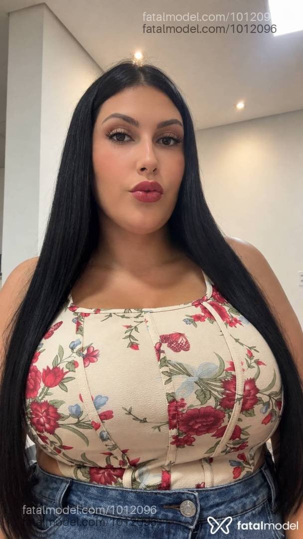 Acompanhante mulher morena (o) de olhos castanhos - Kyara