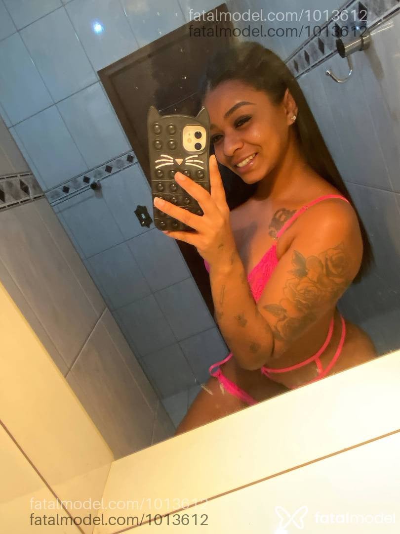 Acompanhante mulher com cabelo castanho de olhos castanhos em Botucatu - Jenni Cardoso
