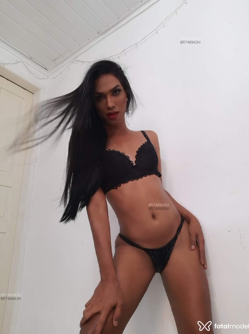 Acompanhante homem trans morena (o) de olhos castanhos em Curitiba Acompanhante homem trans morena (o) de olhos castanhos em Curitiba - Adriana