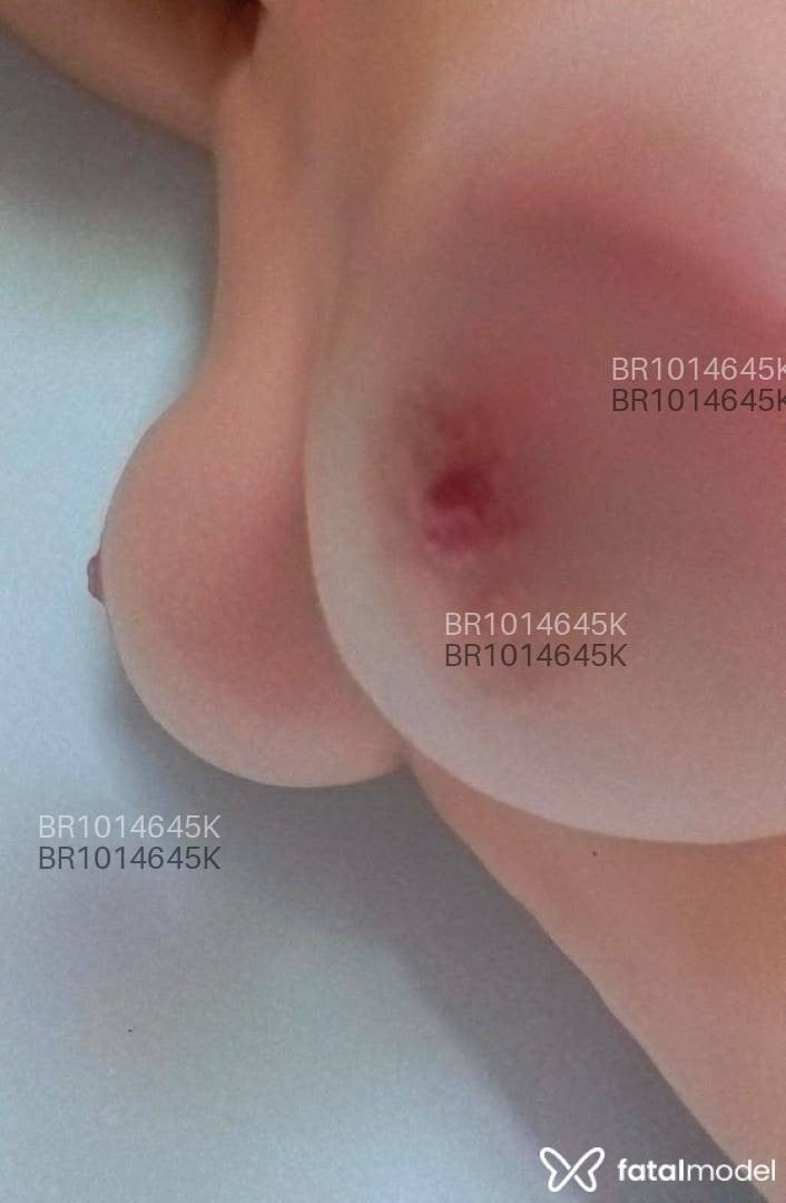 Acompanhante mulher com cabelo castanho de olhos castanhos em Matinhos - Camila
